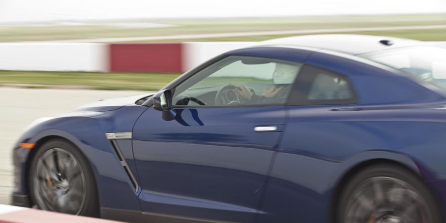  Nissan GT-R 2012 года  (US) (фото 22 из 74)